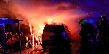 Požár auta v Plzni Valše