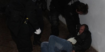 Polák si záchytku vynutil – aby ho vzali, vypil láhev vodky na ex
