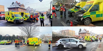 Střet sanitky s osobním autem, to bylo následně odraženo do skupiny dětí jdoucích po chodníku