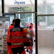 Dnes v bazénu na Slovanech málem přišel muž o život