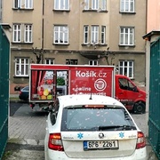 Řidič zablokoval vjezd do nemocnice