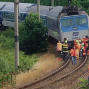 Vlak srazil a usmrtil člověka