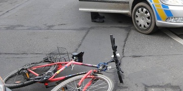 V Nýřanech srazilo vozidlo cyklistku
