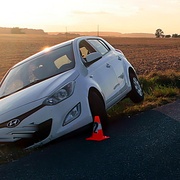 Těžce opilý řidič vytlačil protijedoucí auto ze silnice