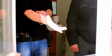 Žárlivec provedl doslova domovní prohlídku