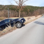 Ženě ujelo auto