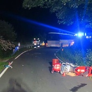 Motorkář při nehodě přišel o prsty i o řidičák