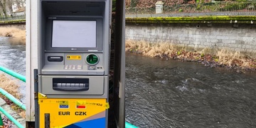 Zkušení recidivisté si troufli i na bankomat