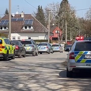 V bazénu bylo nalezeno tělo mrtvého muže