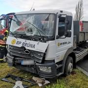 Během hodiny v Plzni za jízdy zkolabovali a poté havarovali dva řidiči