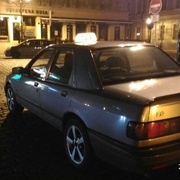 Strážníci zastavili značně podezřelý vůz označený jako TAXI