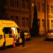 Cizinec napadl strážného na ubytovně