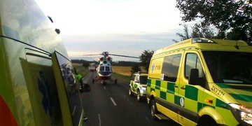 Vážná nehoda u Kralovic, přistává zde vrtulník