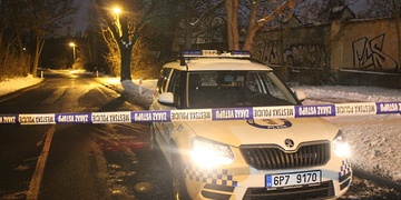 Voda uzavřela Doubraveckou ulici