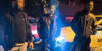 Řidička měla zákaz řízení, řidič pak téměř dvě promile