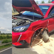 Jednaosmdesátiletý řidič vyrazil po přivaděči v protisměru, vše skončilo nehodou