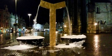 Výtržník znečistil kašnu na náměstí Republiky