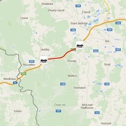 Na dálnici se střetl kamion s autobusem, na místě jsou zranění