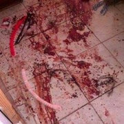 Posekal muže mačetou kvůli pětistovce