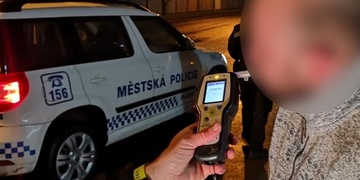 Těžce opilý a v protisměru