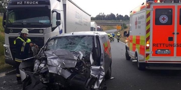 Muž čelní střet s kamionem nepřežil