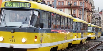 Tramvaj srazila seniora
