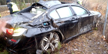 Prchající z Německa rozbil dnes ráno na D5 luxusní BMW 7