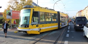 Čistá Plzeň „zametla“ i tramvaj z kolejí