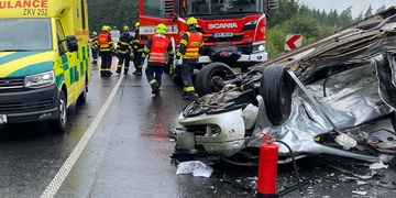 Tragická dopravní nehoda, zemřela žena i dítě