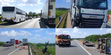 Rozsypané brambory, smetená šipka silničářů i dodávka na boku