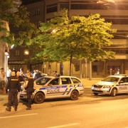 Policejní razie v centru Plzně i sebevrah na kolejích