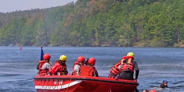 Na Hracholuskách vyplavalo lidské tělo