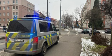 Sražený muž i malé dítě