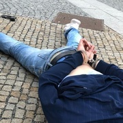 Narkoman vyhrožoval kolemjdoucím pistolí