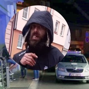 Stává se z postrachu domu již i postrach města?