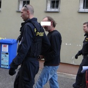 Policista ve svém osobním volnu zadržel zloděje