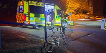 S téměř čtyřmi promile cyklista sjezd z kopce nezvládl