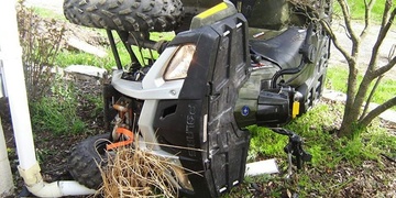 Neměl značku, pojistku, řidičák a registraci. Naopak měl v sobě alkohol a vyslovený zákaz řízení.