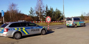 CVIČENÍ: Policie právě uzavírá hranice ČR!