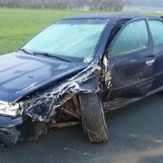 Hromadná nehoda tří vozidel, na místě pět zraněných