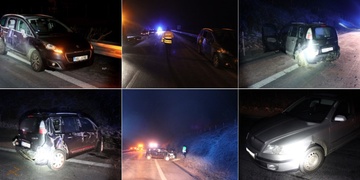 Jedno auto na boku, druhé ve svodidlech a třetí pod radlicí sypače