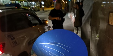 Opilý Slovák se v noci vyřádil na zaparkovaném autě