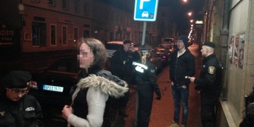 Množství opilců včetně nezletilých o víkendu museli řešit strážníci