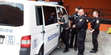 Opilý Bulhar řádil v Plaze