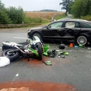 Tragická dopravní nehoda - motorkář zemřel na místě