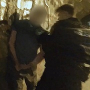 Opilý muž se nepohodl s kamarádem a poté i s hlídkou