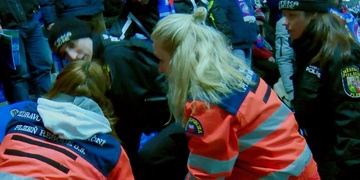 Během fotbalového zápasu v Doosan Aréně zemřel fanoušek