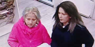 Babča s vnučkou či protřelé zlodějky?