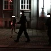 Silně opilá žena nabourala na parkovišti jiné vozidlo a z místa nehody ujela