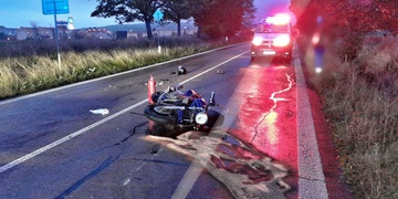 Motocyklista bohužel i přes veškerou snahu lékařů zemřel v nemocnici